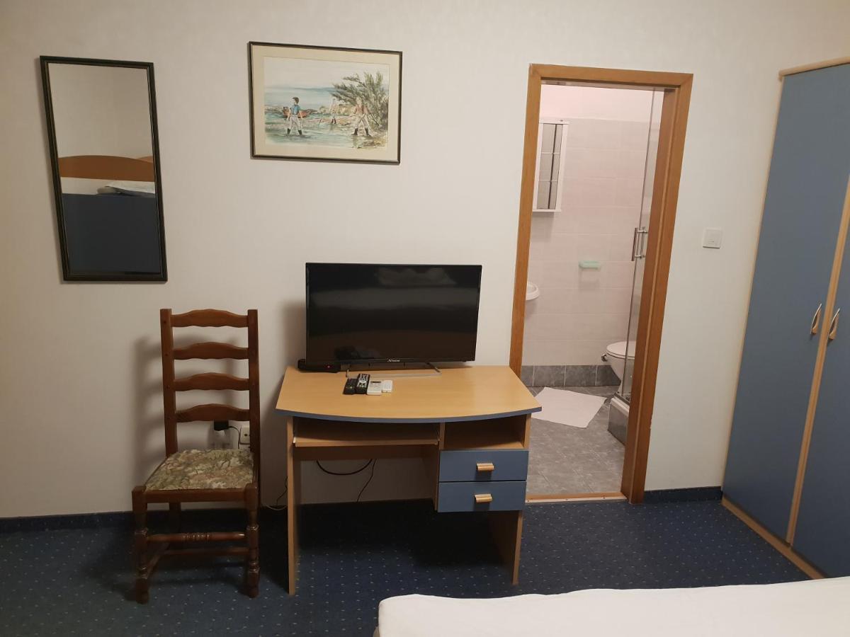Pansion Laguna 메타이나 외부 사진
